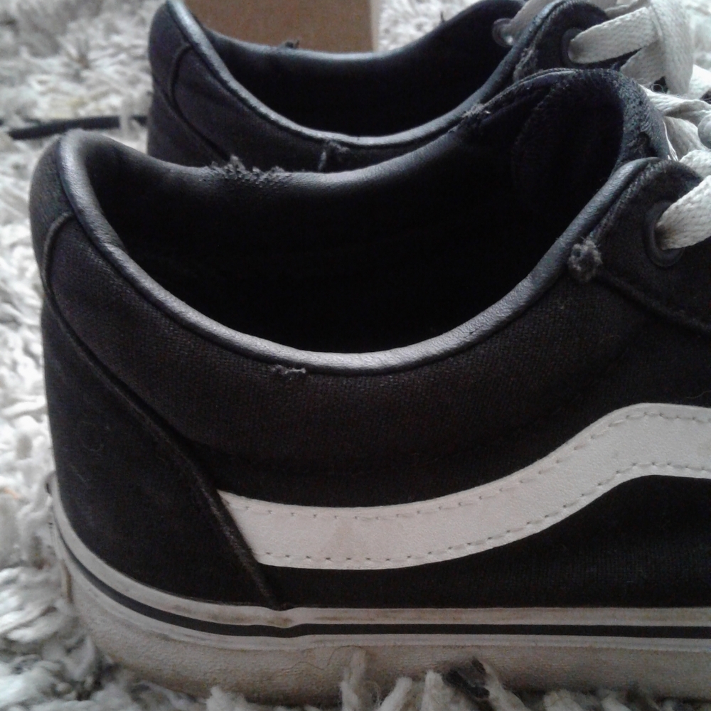 Vans - Picture 8 of 12